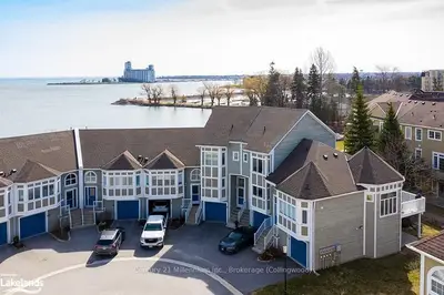 8 CRANBERRY Quay 3, Collingwood, ON L9Y 5C2