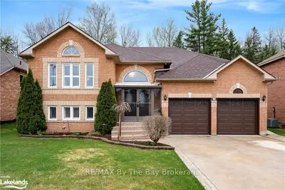14 Cherry Sands Crescent, Wasaga Beach, ON L9Z 1P5