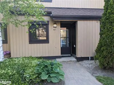 163 Escarpment Crescent, Collingwood, On L9y 5b4