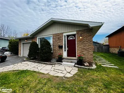 32 COURTICE Crescent 1, Collingwood, ON L9Y 4G1