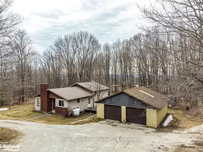 1014 Mount Saint Louis Road E, Oro-medonte, On L0k 1e0