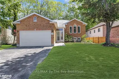 39 TIMBERLAND Crescent, Wasaga Beach, ON L9Z 1G7