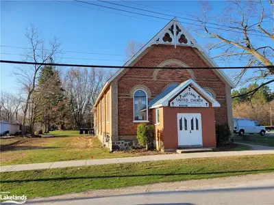 22 Melville Street A, Clearview, On L0m 1p0
