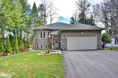 7 50TH Street S, Wasaga Beach, ON L9Z 1X5