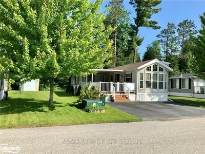 125 MADAWASKA Trail, Wasaga Beach, ON L9Z 1X7