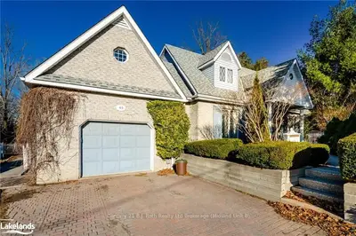 45 BROCK Street, Penetanguishene, ON L9M 1A9