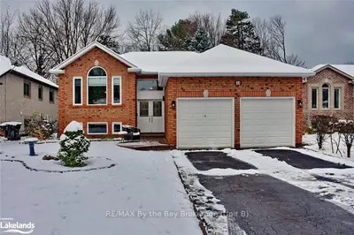 34 TIMBERLAND Crescent, Wasaga Beach, ON L9Z 1G7