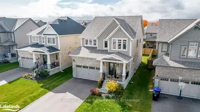 8 BASSETT Street, Collingwood, ON L9Y 3B7