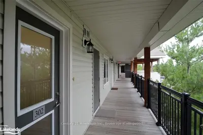 1 BRANDY LANE Drive 302, Collingwood, ON L9Y 0X4