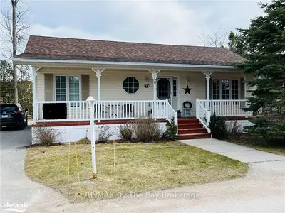 40 TOPAZ Street, Wasaga Beach, ON L9Z 1X7