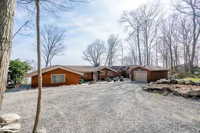 163 MCARTHUR Drive, Penetanguishene, ON L9M 1X3