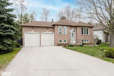 101 SILVER BIRCH Avenue, Wasaga Beach, ON L9Z 1N8