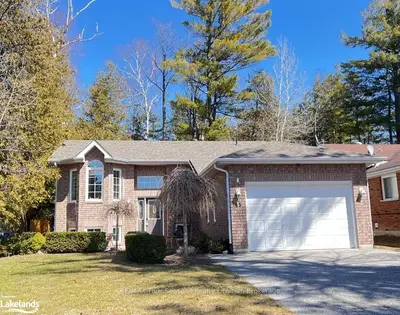 43 51ST Street S, Wasaga Beach, ON L9Z 1X6