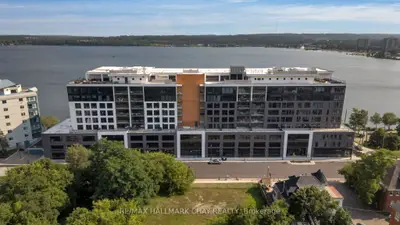 Condo Apartment in Barrie