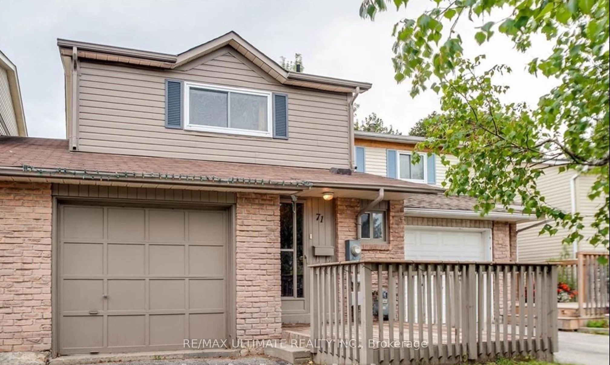Att/Row/Townhouse in Barrie