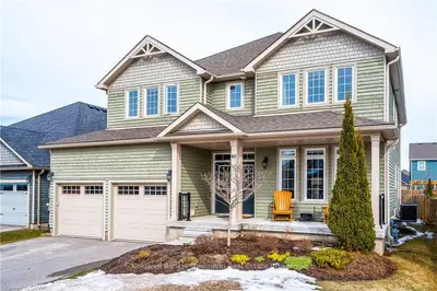 49 CLARK Street, Collingwood, ON L9Y 0H8