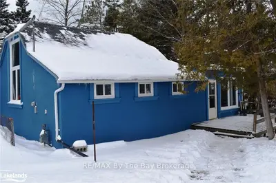 16 ALBERT Street, Wasaga Beach, ON L9Z 2M2