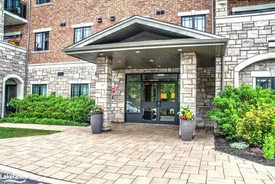 1 CHAMBERLAIN Crescent 206, Collingwood, ON L9Y 0X7