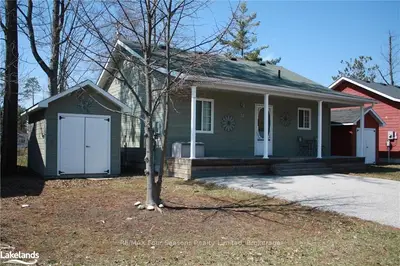 10 AWENDA Avenue, Wasaga Beach, ON L9Z 1X7