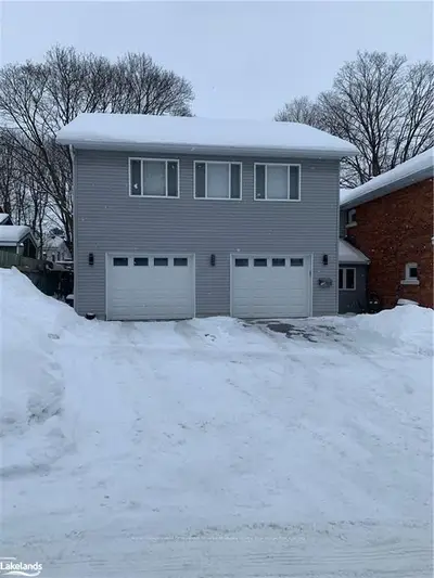 112 DOUGLAS Street, Orillia, ON L3V 5Y9