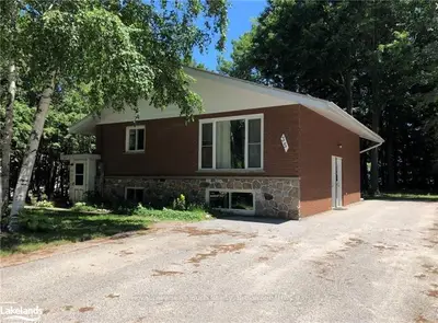 35 DUFFERIN Street A, Penetanguishene, ON L9M 1H3