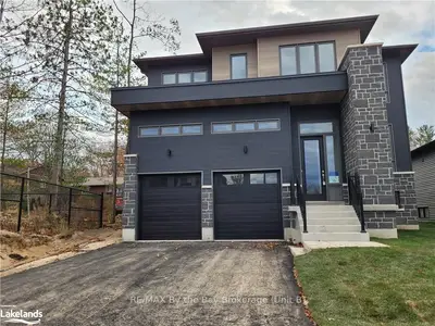 125 BERKLEY Street, Wasaga Beach, ON L9Z 0K5