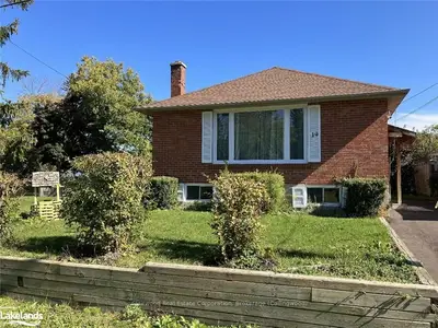 19 70th Street N, Wasaga Beach, ON L9Z 1T6