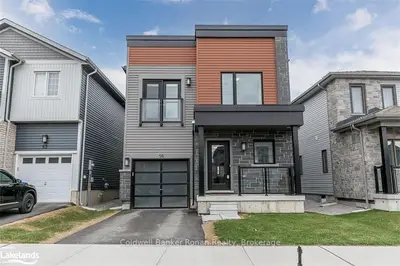 56 Mabern Street, Barrie, ON L9J 0J2