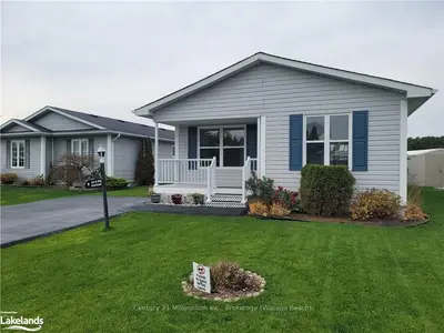 10 ST JAMES Place, Wasaga Beach, ON L9Z 3A0