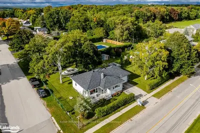 19 EDWARD Street, Penetanguishene, ON L9M 1K4