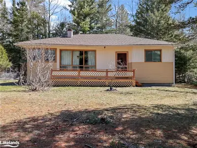 19 BALTIC Avenue, Wasaga Beach, ON L9Z 2M8