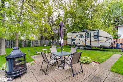 8 Rhonda Road, Collingwood, On L9y 4g4