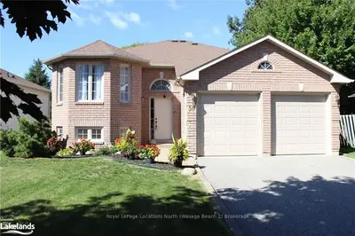 56 ACORN Crescent, Wasaga Beach, ON L9Z 1L7