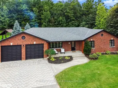 68 WASAGA SANDS Drive, Wasaga Beach, ON L9Z 1J4