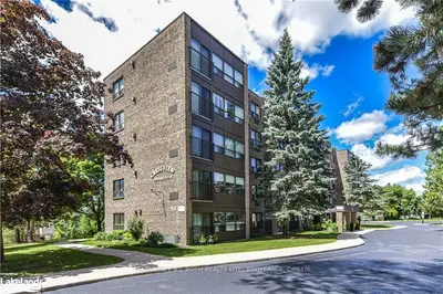 54 FITTONS Road W 307, Orillia, ON L3V 3T9