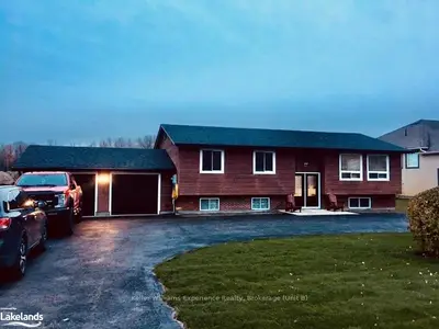18 WASAGA SANDS Drive, Wasaga Beach, ON L9Z 1J6