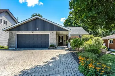 4 BONAVENTURE Place, Penetanguishene, ON L9M 1J3