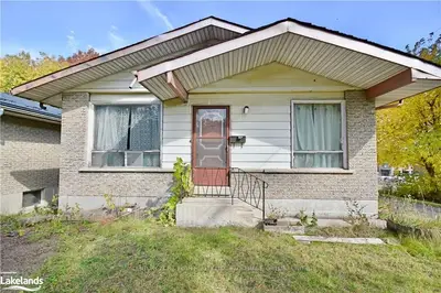 34 CARLTON Street, Orillia, ON L3V 6S7