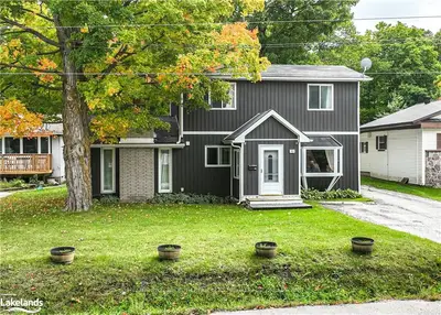 403 MISSISSAGA Street W, Orillia, ON L3V 3C4