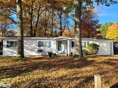 13 SINCLAIR Street S, Wasaga Beach, ON L9Z 1K4