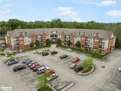 16 WESTBURY Road 109, Wasaga Beach, ON L9Z 0B8