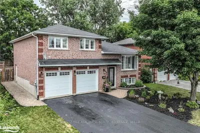 14 GARDEN Court, Orillia, ON L3V 7V7