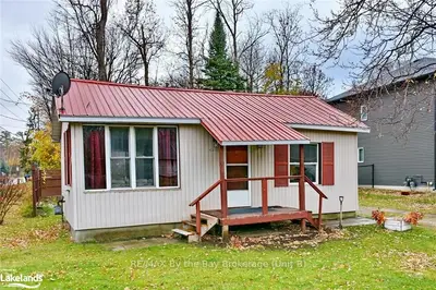 124 40TH Street N, Wasaga Beach, ON L9Z 1Z9