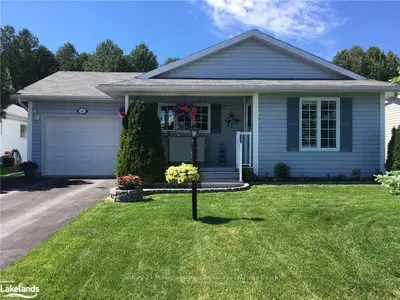 15 PENNSYLVANIA Avenue, Wasaga Beach, ON L9Z 3A8