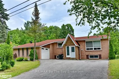 129 39TH Street S, Wasaga Beach, ON L9Z 1S2