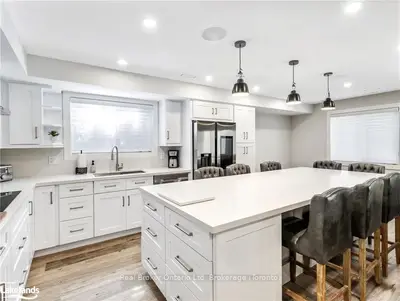36 44TH Street, Wasaga Beach, ON L9Z 1Z2