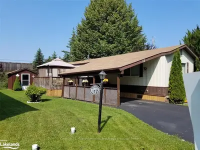 17 Georgian Glen Drive, Wasaga Beach, ON L9Z 1K7