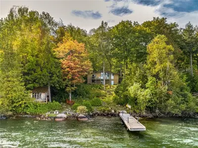 164 GILWOOD PARK Drive, Penetanguishene, ON L9M 1Z6