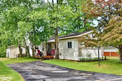 5 GEORGIAN GLEN Drive, Wasaga Beach, ON L9Z 1K8