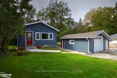 30 Oriole Street, Tay, ON L0K 1R0